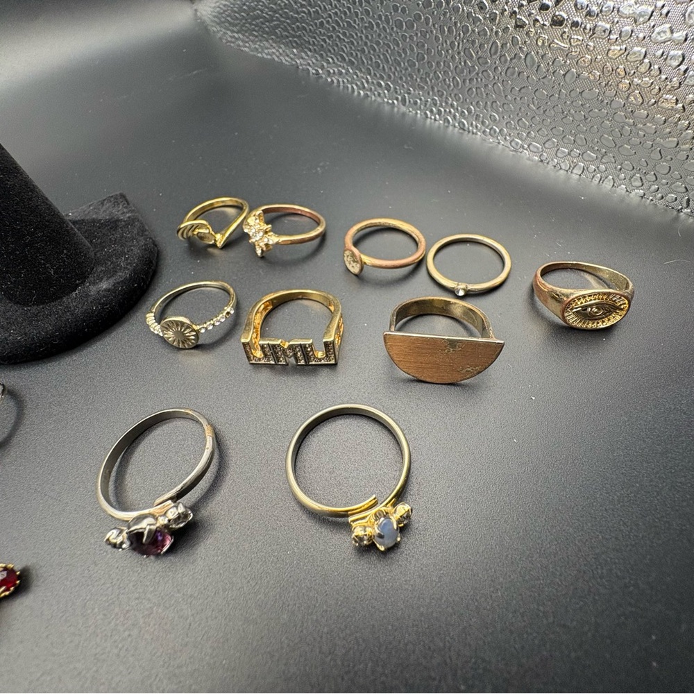 Rings - Picture 4 of 7